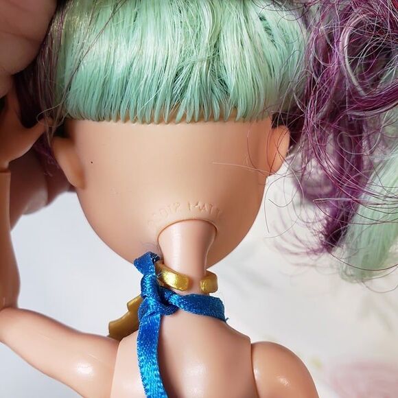 Ever After High Madeline Hatter Fully Articulated Doll Mattel Dressed with Shoes - Picture 4 of 6